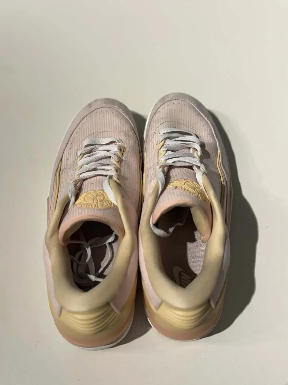 Air Jordan 2 Retro Low Seersucker Atmosphere Pale Vanilla DX6930-600